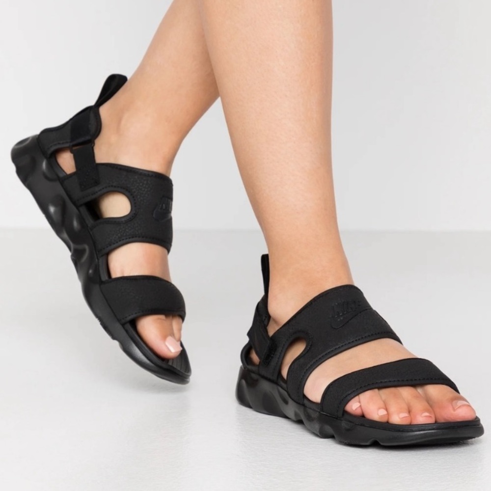 Black Nike Owaysis Sandal
